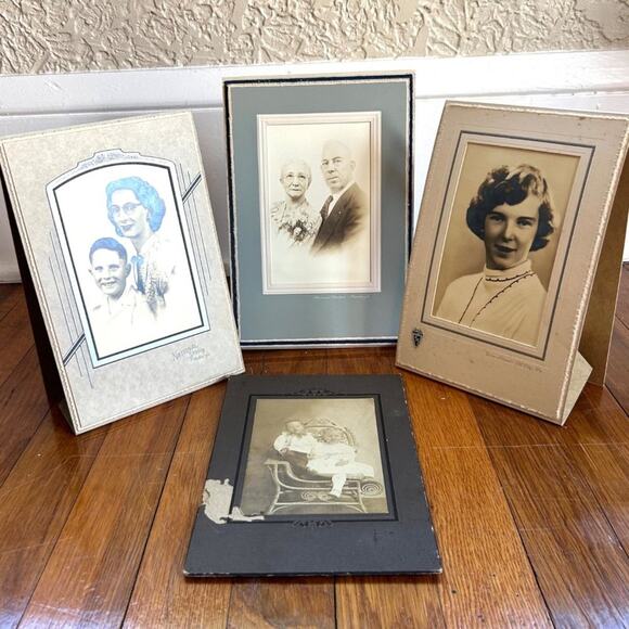 Vintage Family Photo Black & White Photograph Lot in Paper Frames from the 1950s - Picture 9 of 16